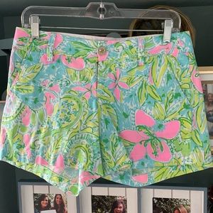 Authentic Lilly Pulitzer size 2 Callahan shorts 5 inch inseam easy breezy